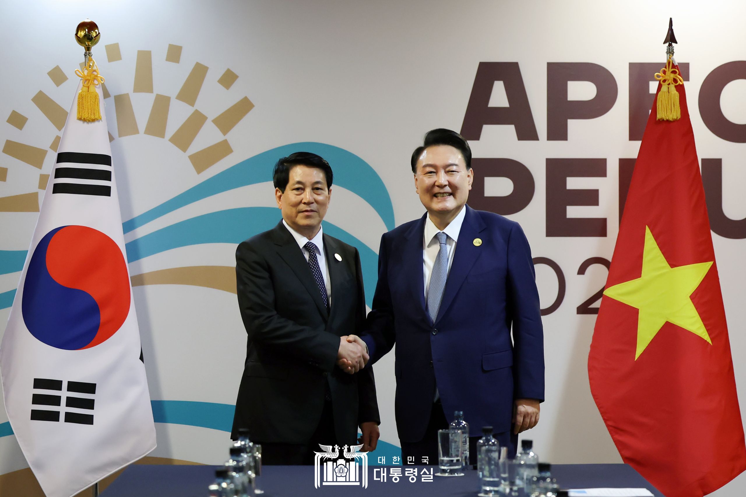 윤석열&nbsp;대통령, APEC 정상회의 계기 베트남 신임 국가주석과 첫 정상회담 개최